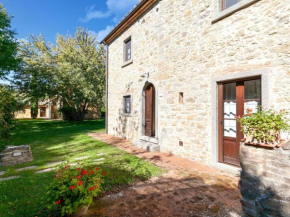 Гостиница A well kept apartment near Cortona  Кортона